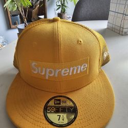 Supreme hats 