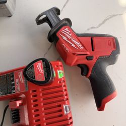Milwaukee M12 Saw Used 