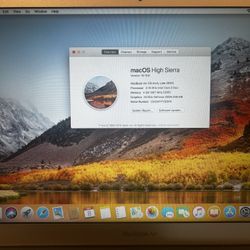 Apple MacBook Air 13” (Late 2010) – 4GB RAM, 250GB SSD – Works Great