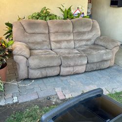 FREE STUFF. CERRITOS! Pickup ASAP!! 