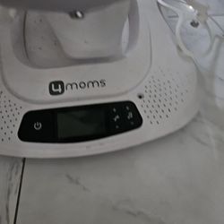 4 Moms Mamaroo Baby Swing Mint Condition Asking 60.Pp Need It Gone Asap