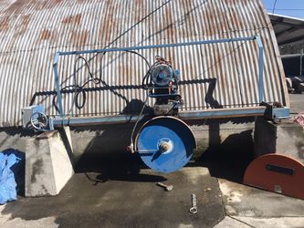 Bridge cutting stone saw