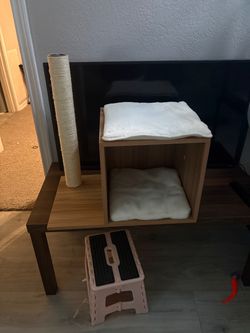 Small cat tree
