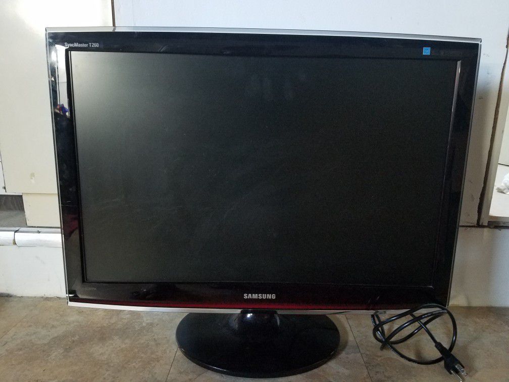 24 inch samsung syncmaster T260 computer monitor