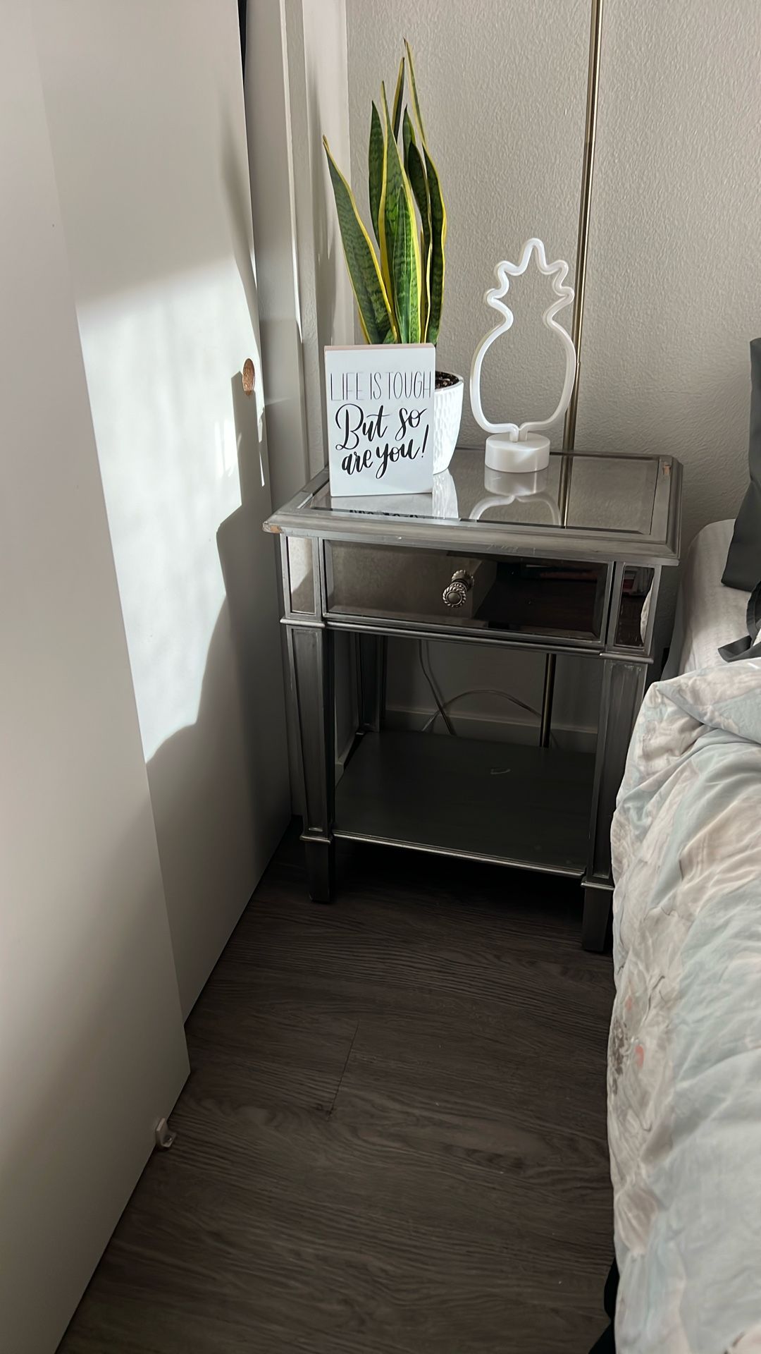 2 Side Tables