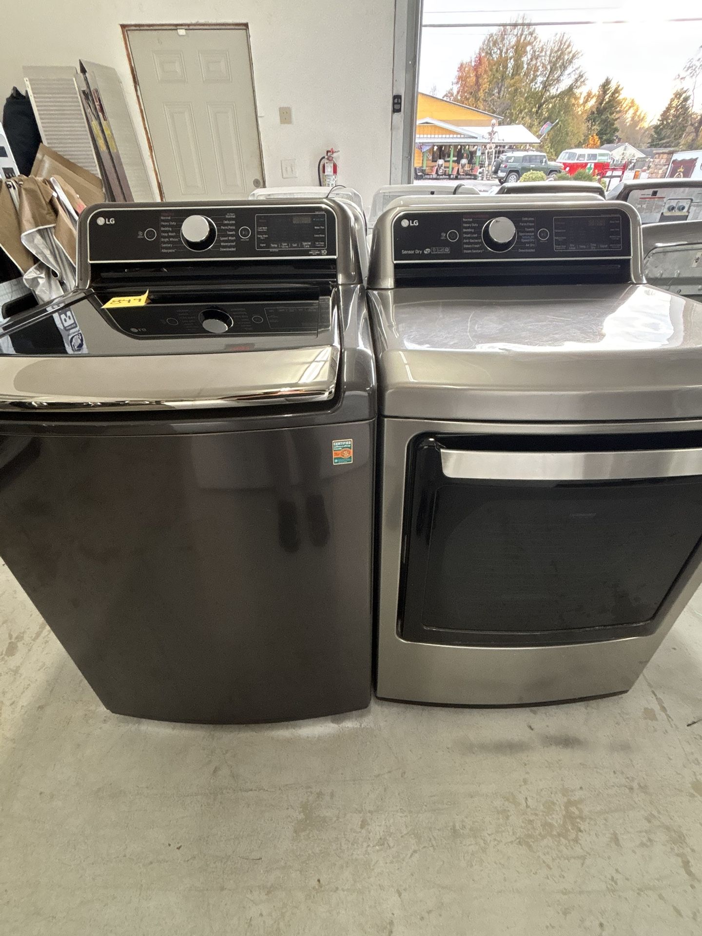 STAINLESS STEEL LG WASHER/DRYER SET