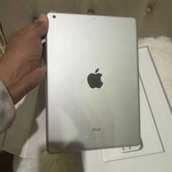 Apple iPad Air 32GB Wi-Fi - Excellent deal