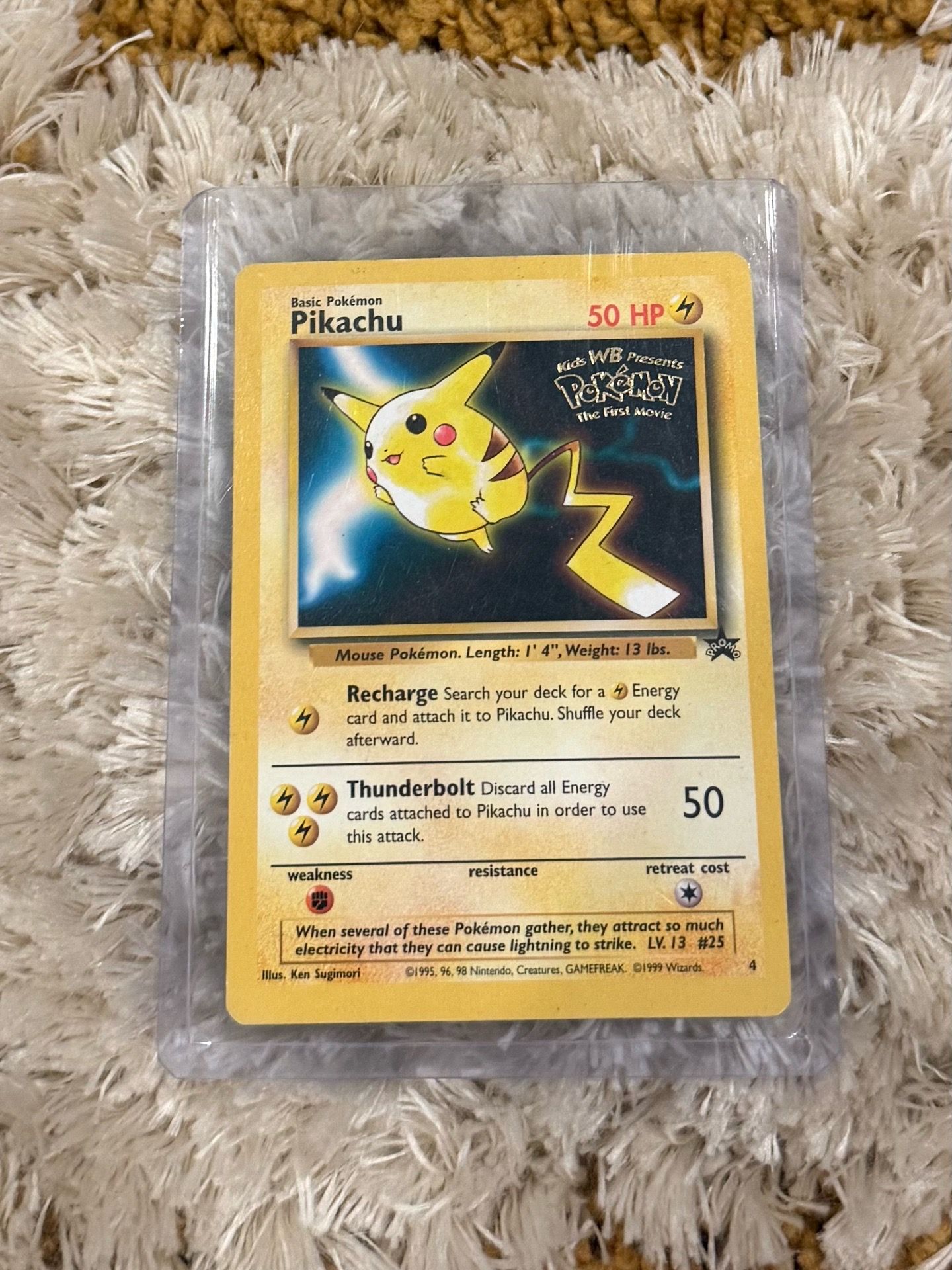 Pikachu Pokémon Card