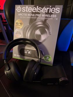 SteelSeries Arctis Nova Pro Wireless Headset
