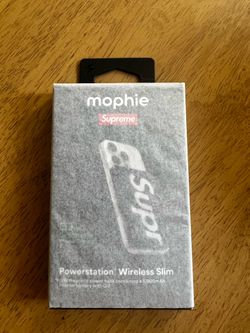 Supreme mophie powerstation go black new