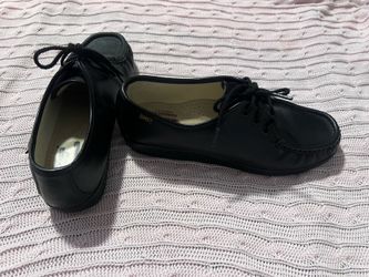 SAS shoes with laces size 9M