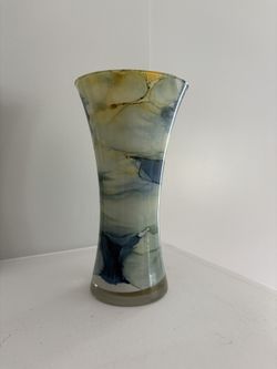 BEAUTIFUL GLASS VASE  NEW!!