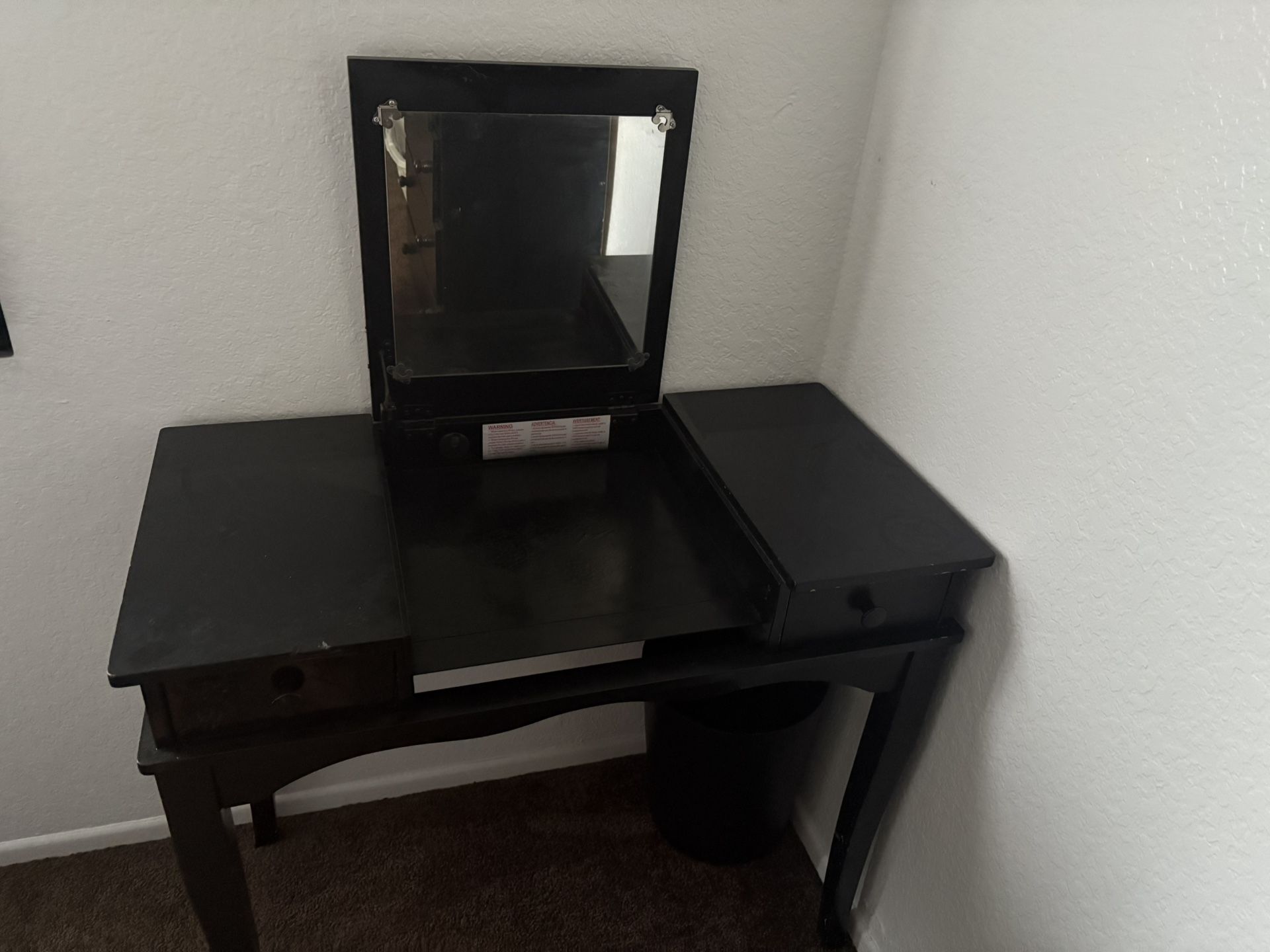 Vanity Table With Mirror