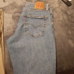 32×32 Levis 