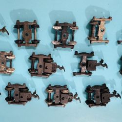 Lot of HO scale Trucks & Couplers - Some wear - $5 for all in the first pic 