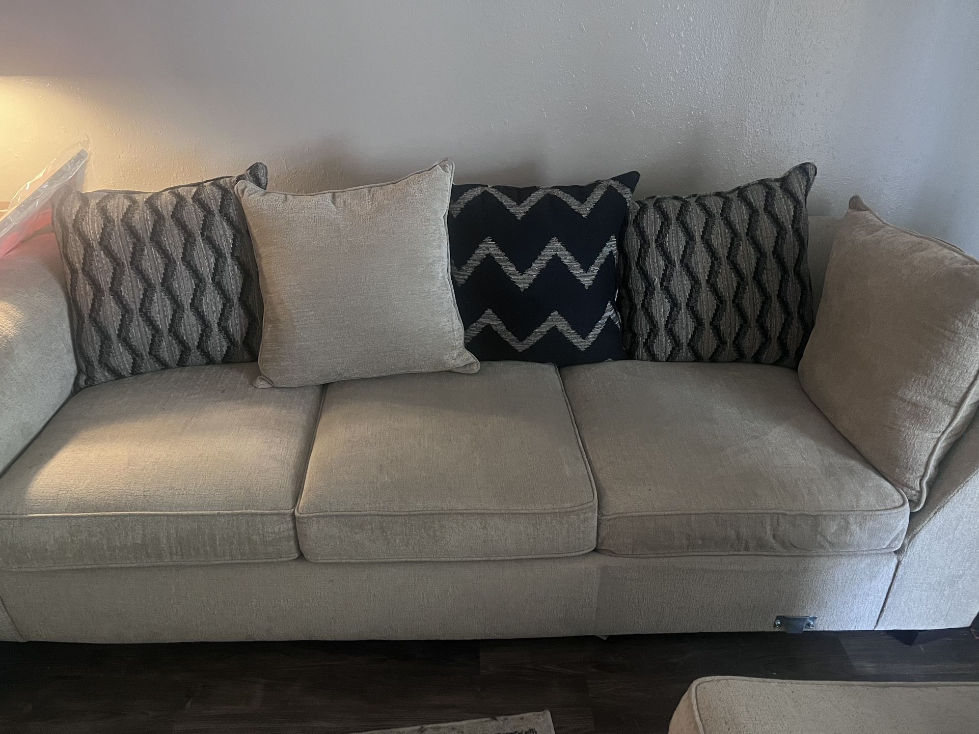 1000 And Up Dollar Couch For A Low Price. I Need Gone Asap for Sale in
