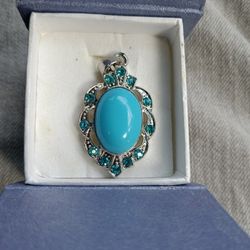 Turquoise Pendant Necklace 