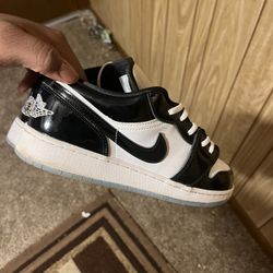 Jordan 1 Low Black Glossy And White 