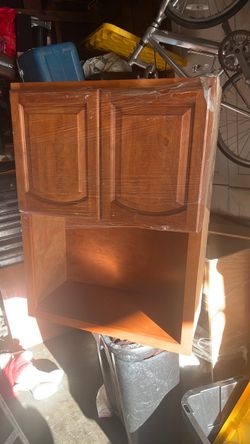 Kitchen cabinet microwave