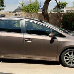 2017 Toyota Prius V