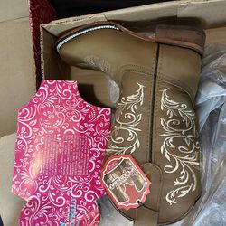 Brand New Women’s Boots Size 7