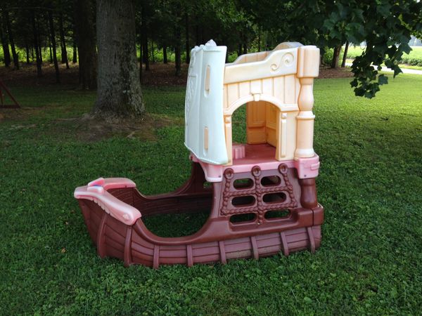 little tikes tug boat sand box
