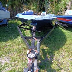 19 Ft Bass Boat With Trailer....14 Ft Jon Boat....small House Boat About 18 Ft (Moving Up north) Make Offer