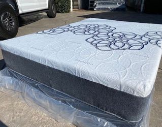 Queen Bamboo Cool Gel Memory Foam!!