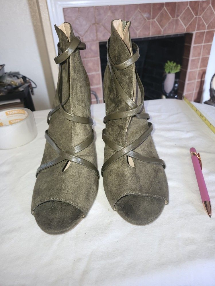 Sage Green Peep Toe Size 12wide