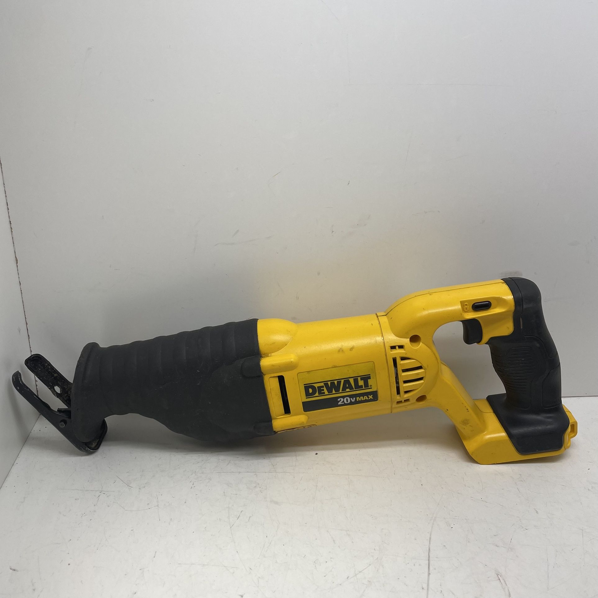 Dewalt 20v Variable Speed Reciprocating Saw 203191/11