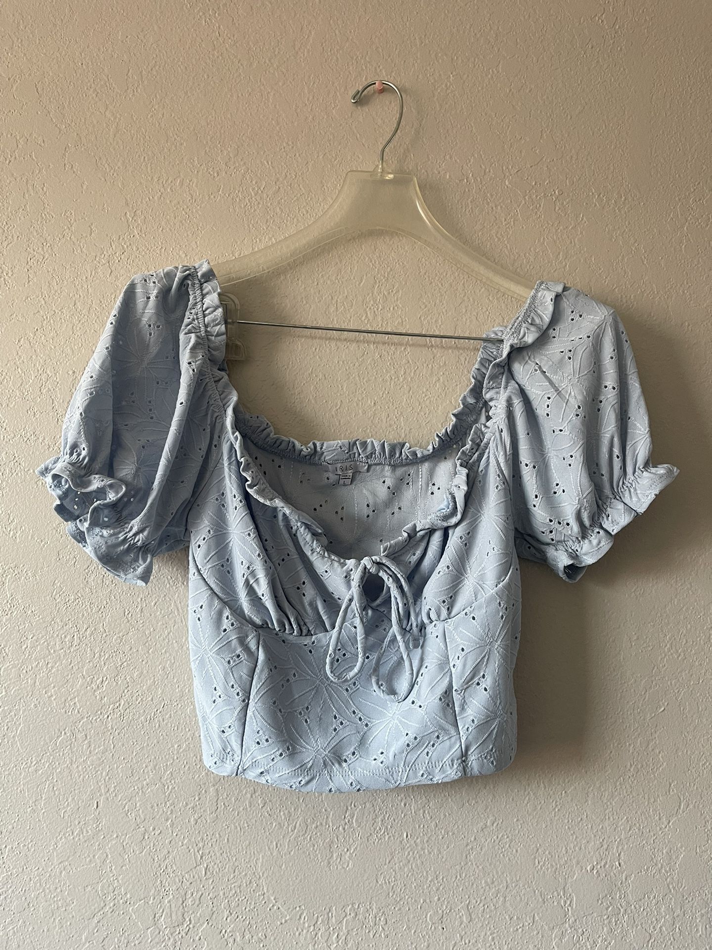 Iris, Women’s Light Blue Off The Shoulder Shortsleeved Cropped Blouse, Size L