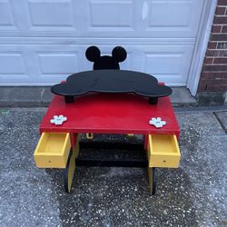 Mickey Mouse Toddler Desk!