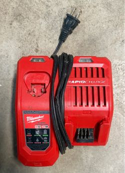 Milwaukee rapid charger and 18v battery