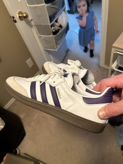 Men’s sneakers 10.5