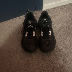 Giannis Basketball Shoes