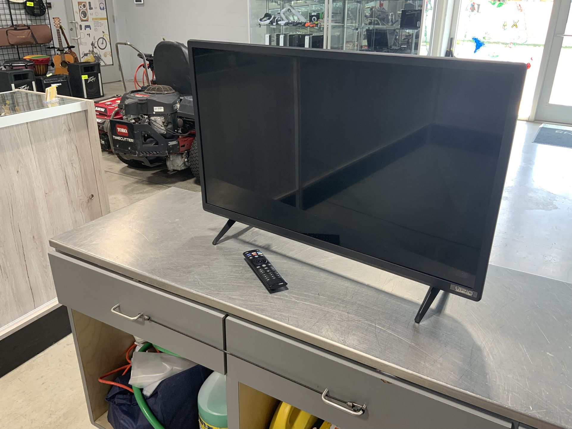 VIZIO 32”