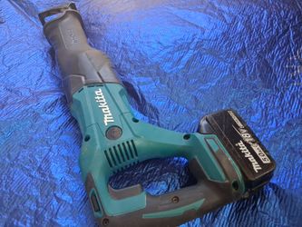 Makita Sawzall battery included 5.0