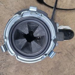 GARBAGE DISPOSAL  FOOD WASTE DISPOSER LIKE NEW 