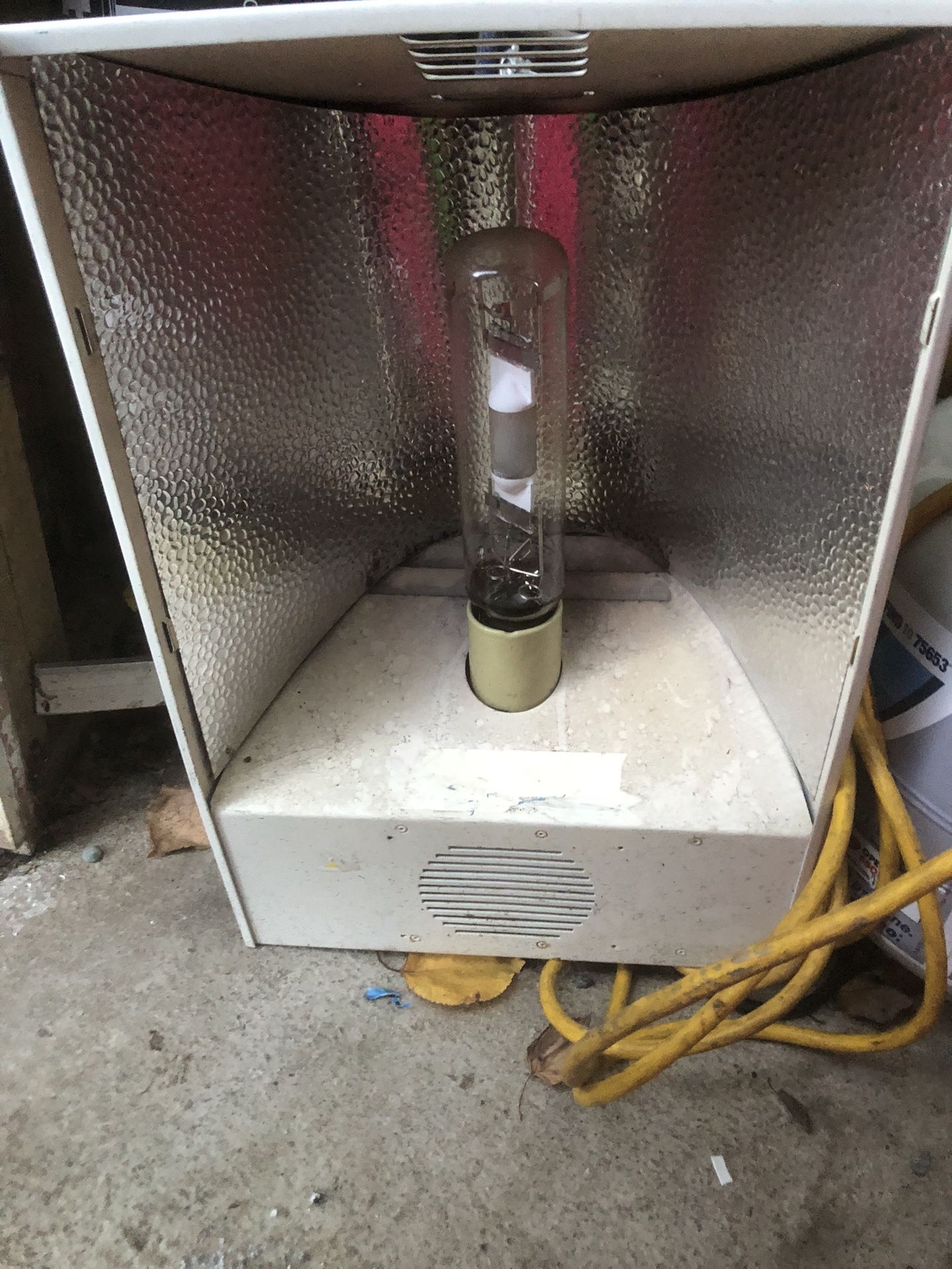 Hydro farms Grow Light W/ 400W Bulb