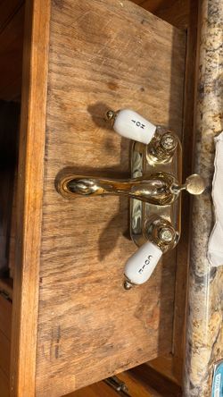 Gold bathroom faucet