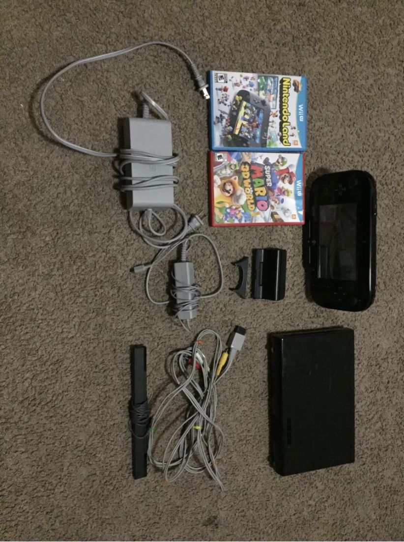 Nintendo Wii U 32 GB Black Bundle System