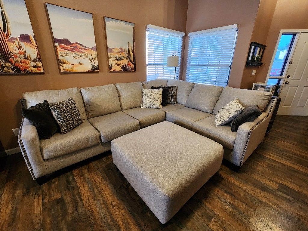 ✨ Ashley Furniture Sectional – Gently Used, Excellent Condition! ✨