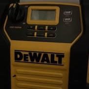 Dewalt car battery charger + air pump