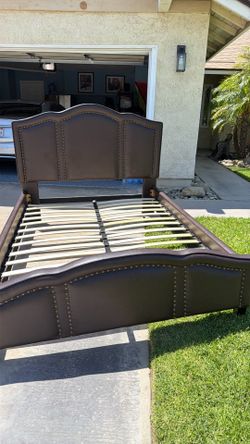 Dark brown queen size bedframe