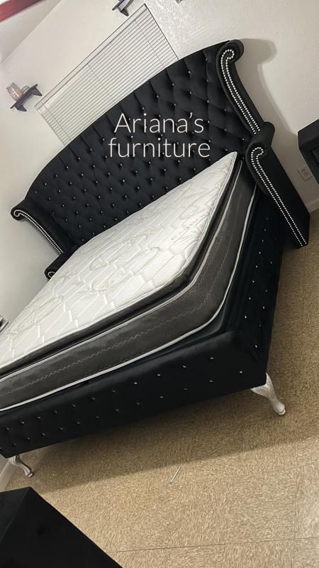 New Queen Bed Dresser Mirror Nightstand