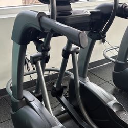 True Fitness Elliptical 