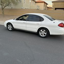 2003 Ford Taurus