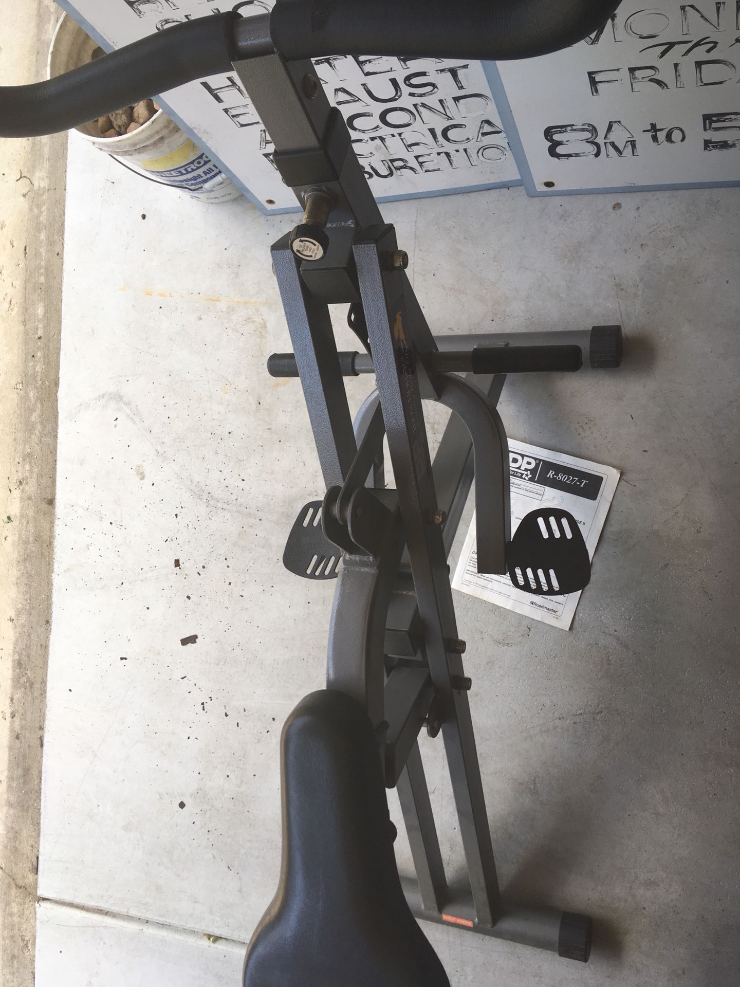 DP Iron Horse Gravity Body Lift Machine
