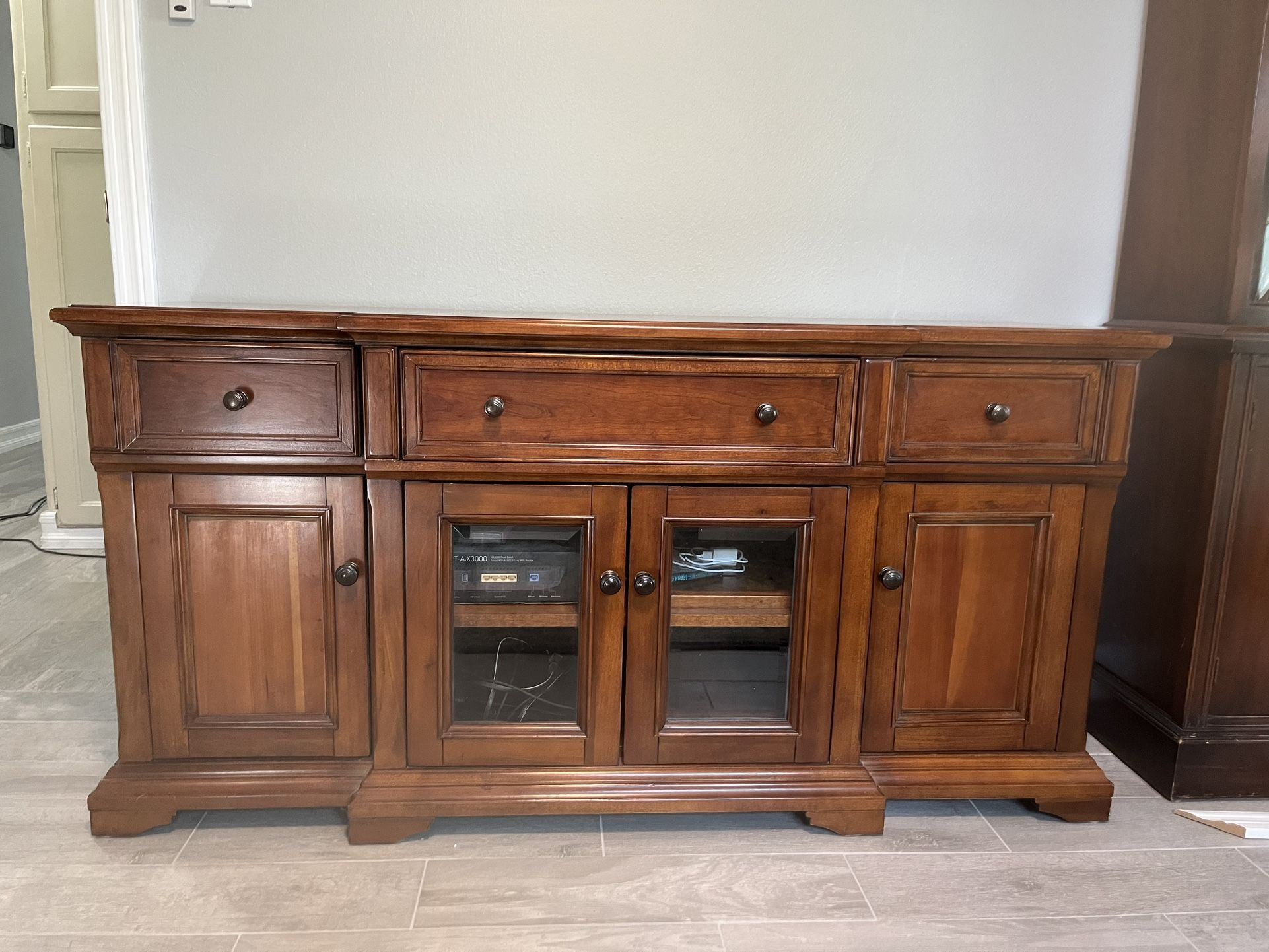Wood TV Stand High Quality