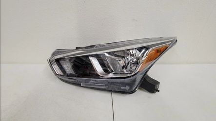 2020 2021 2022 NISSAN VERSA LEFT DRIVER SIDE HEADLIGHT OEM HALOGEN